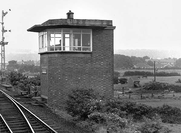 Royal_Oak_South_Jct_for_Filey_Holiday_Camp_1_-_Alan_Brown_-_1965_03_06.jpg